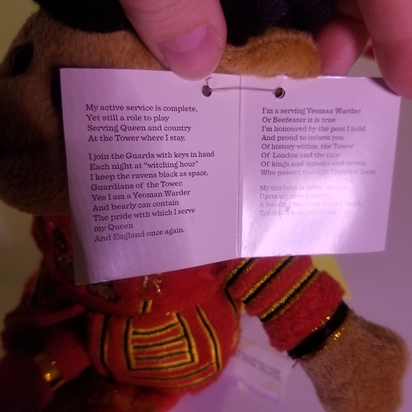 593B NWT Plush Soft Stuffed Tower of London Beafeater Bear Authentic Collectible - Picture 7 of 11